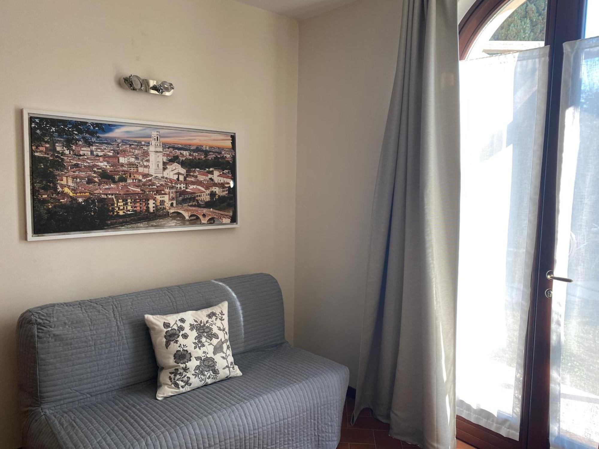 Residenza Cipressi E Olivi Lägenhet Verona Exteriör bild